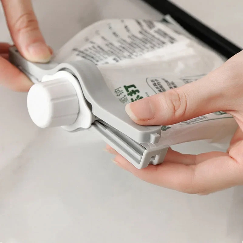 キッチン収納食品スナックシーリングバッグクリップ粉ミルク塩ス - Kitchen Gadgets Everyone Needs のレビューと価格