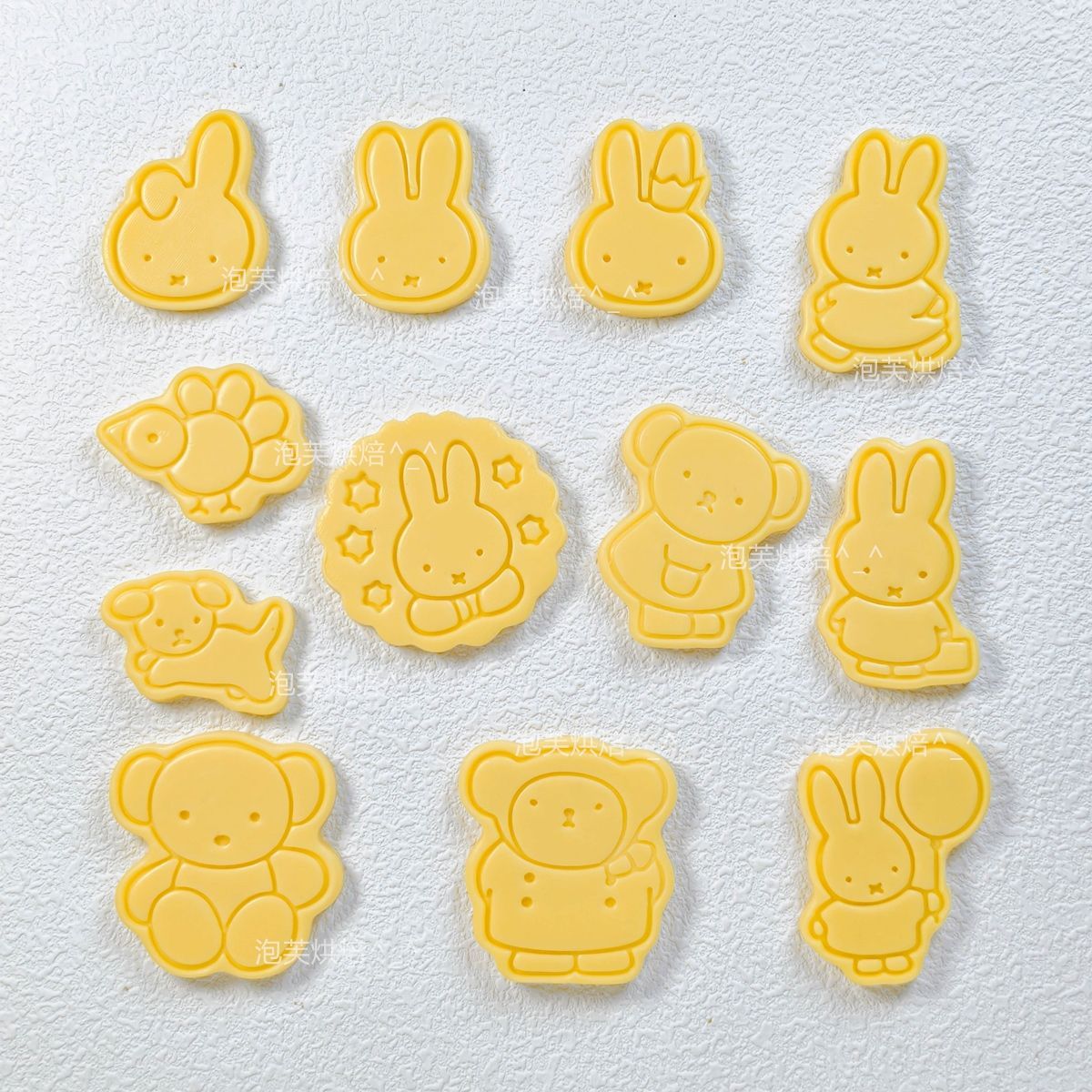 かわいい 3D プレスクッキー型 ミッフィー柄付き 再利用可 - Kitchen Gadgets Oxo のレビューと価格