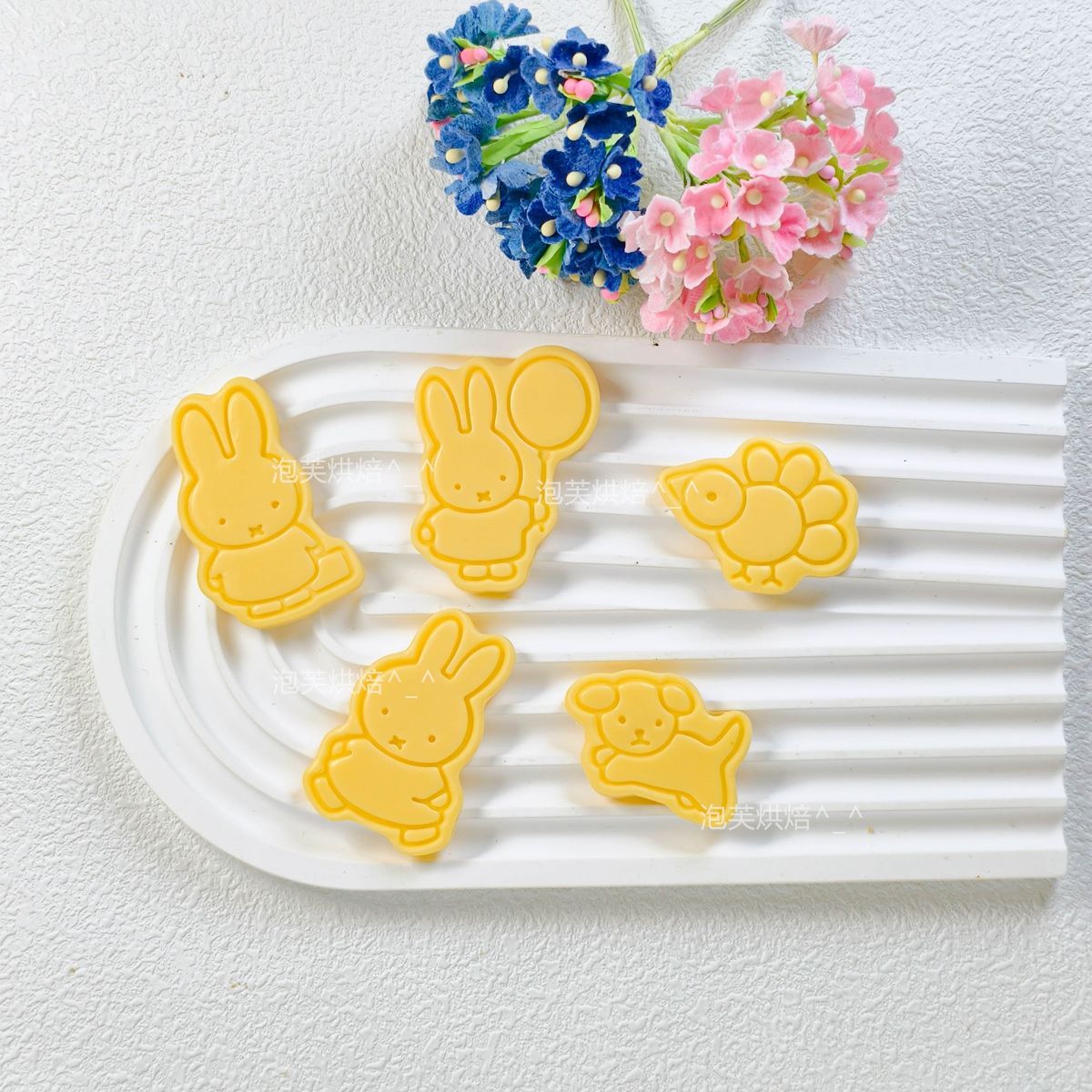 かわいい 3D プレスクッキー型 ミッフィー柄付き 再利用可 - Kitchen Gadgets Oxo のレビューと価格