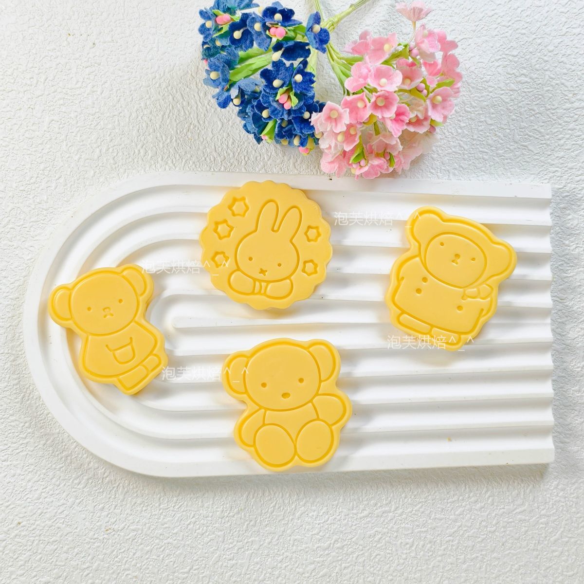 かわいい 3D プレスクッキー型 ミッフィー柄付き 再利用可 - Kitchen Gadgets Oxo のレビューと価格