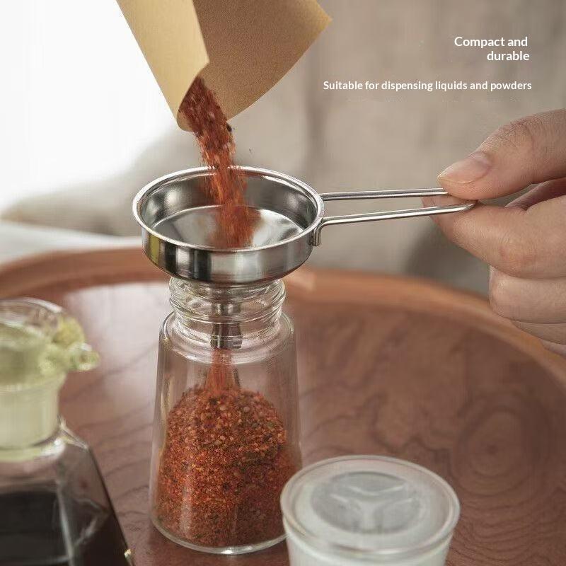 ステンレス鋼製ハンドル付き漏斗 小型金属漏斗 ボトル充填用  - Kitchen Gadgets Design のレビューと価格
